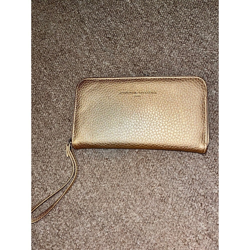 Women’s Wallet with built in Portable Charger